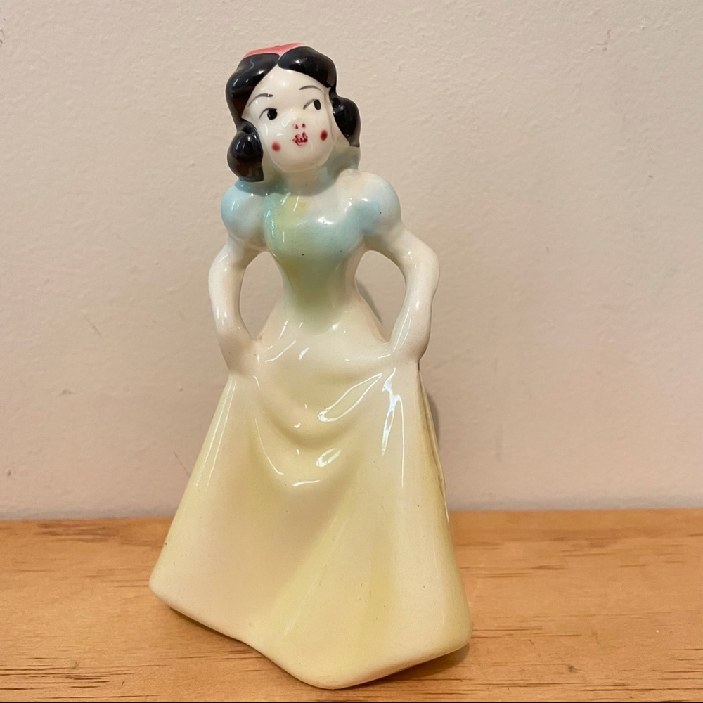 Antique vintage Disney's princess Snow White Coin Piggy Bank ceramic figurine